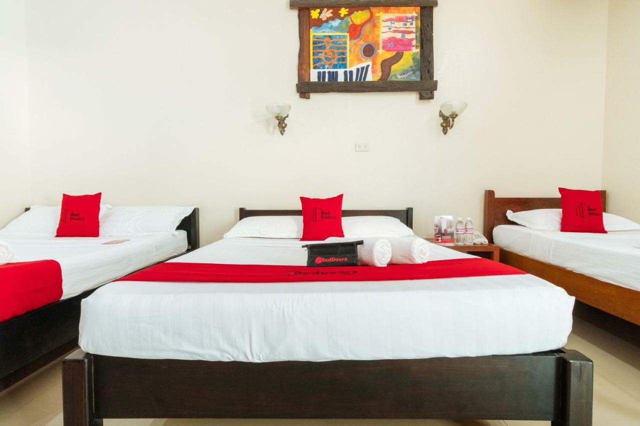Reddoorz Premium Near Pristine Beach Puerto Princesa Екстер'єр фото