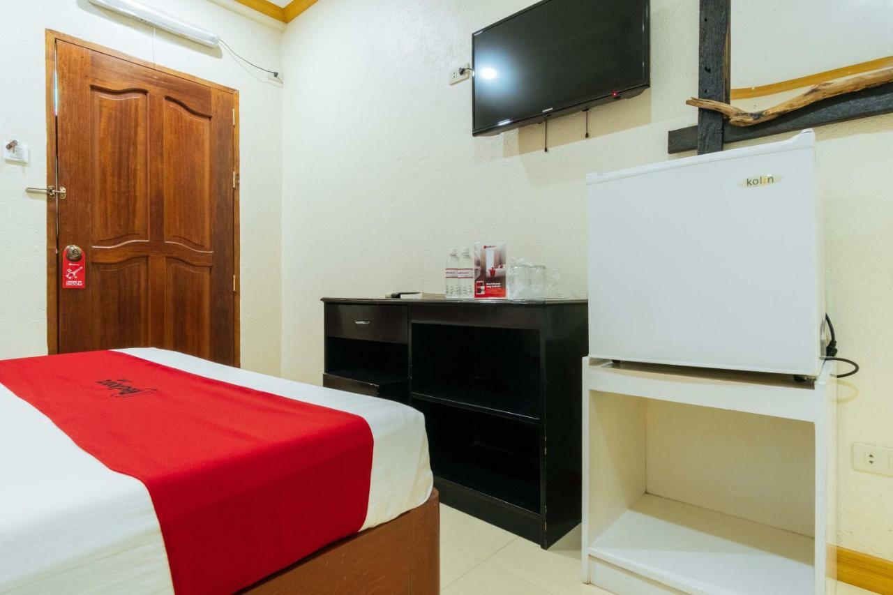 Reddoorz Premium Near Pristine Beach Puerto Princesa Екстер'єр фото