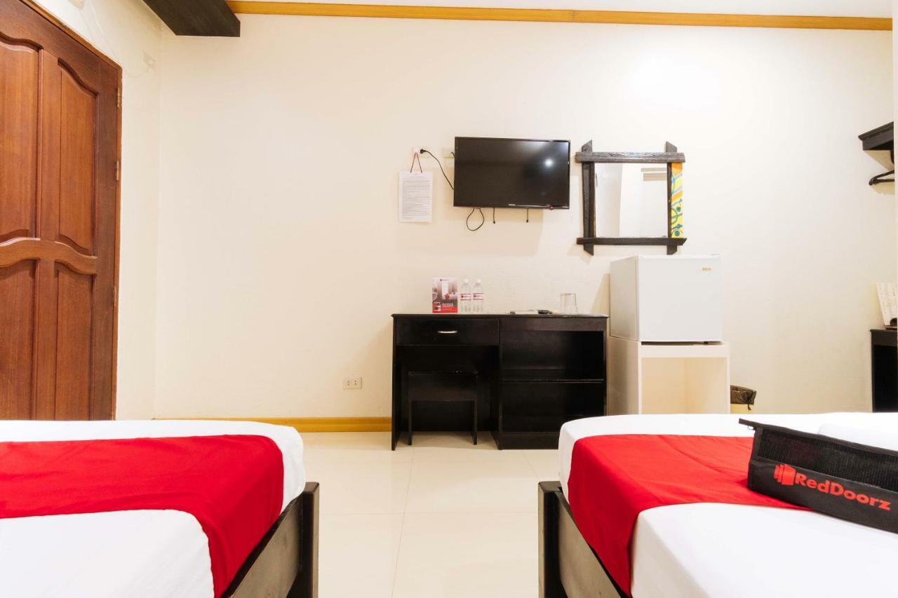 Reddoorz Premium Near Pristine Beach Puerto Princesa Екстер'єр фото